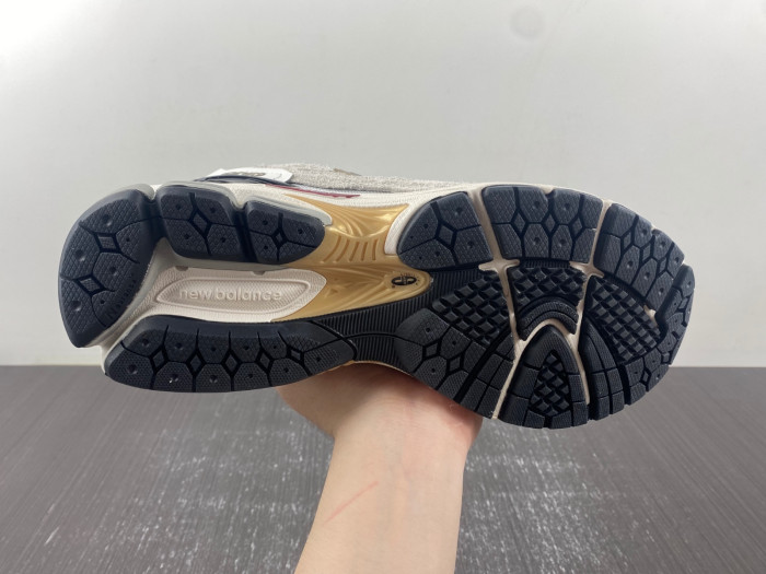 NEW BALANCE M1906DC