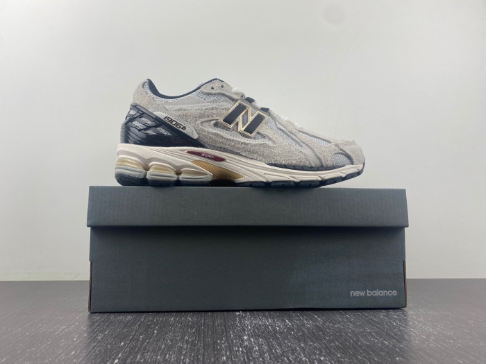 NEW BALANCE M1906DC