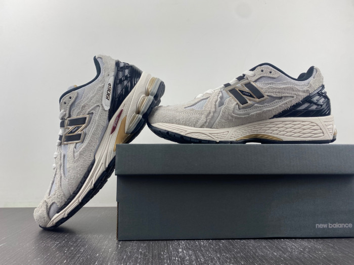 NEW BALANCE M1906DC