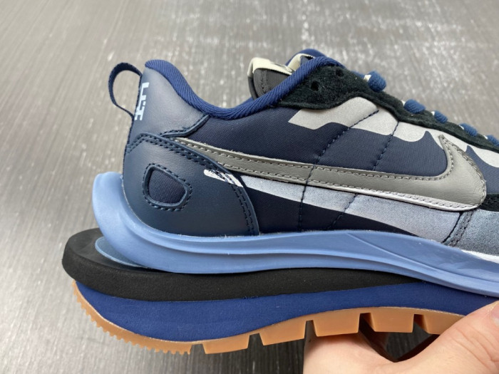 NIKE Sacai x VaporWaffle “Tour Yellow ” DD1875-700