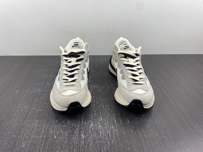 NIKE Sacai x VaporWaffle “Tour Yellow ” DD1875-101
