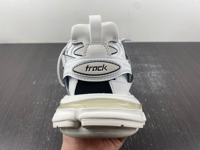 Ba*len*cia*ga track trainer