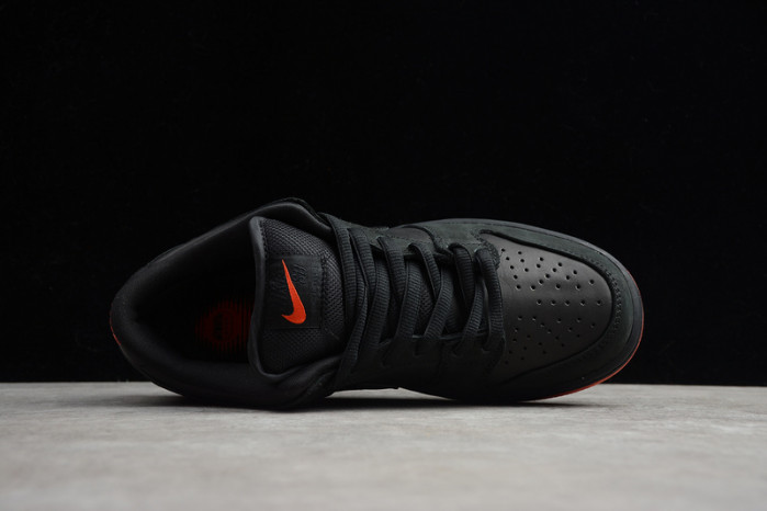Nike Dunk SB Low “Pigeon”    883232-008