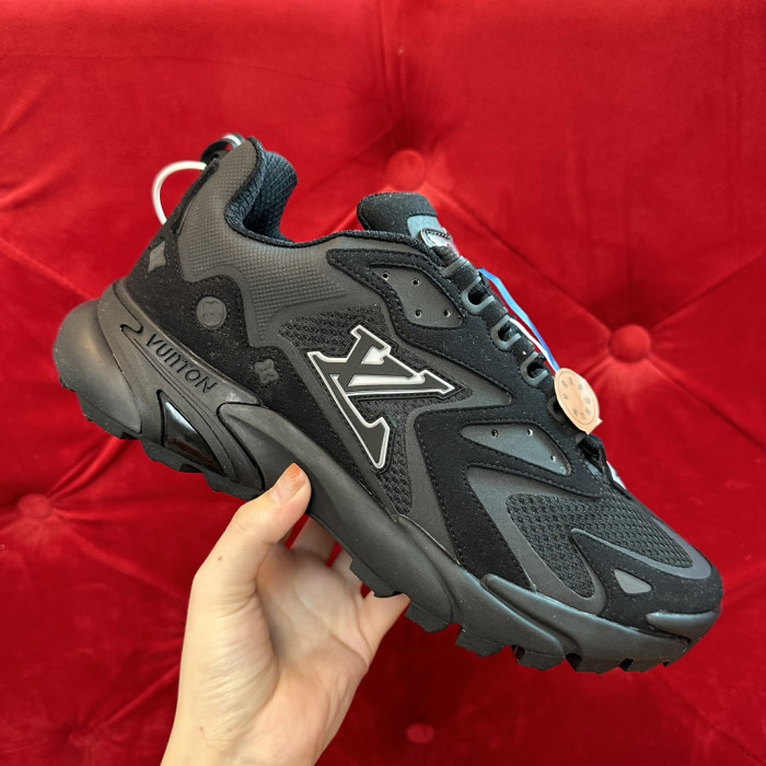 L*V SNEAKERS