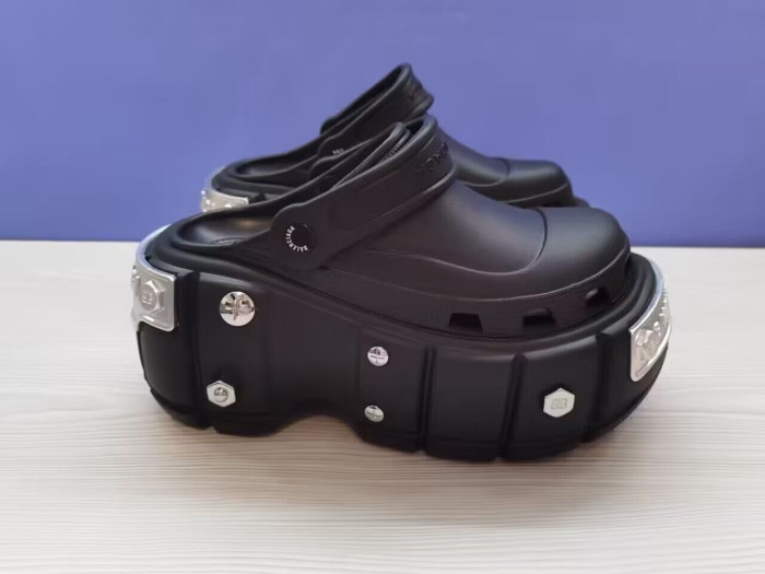 Ba*len*cia*ga hardcrocs slides