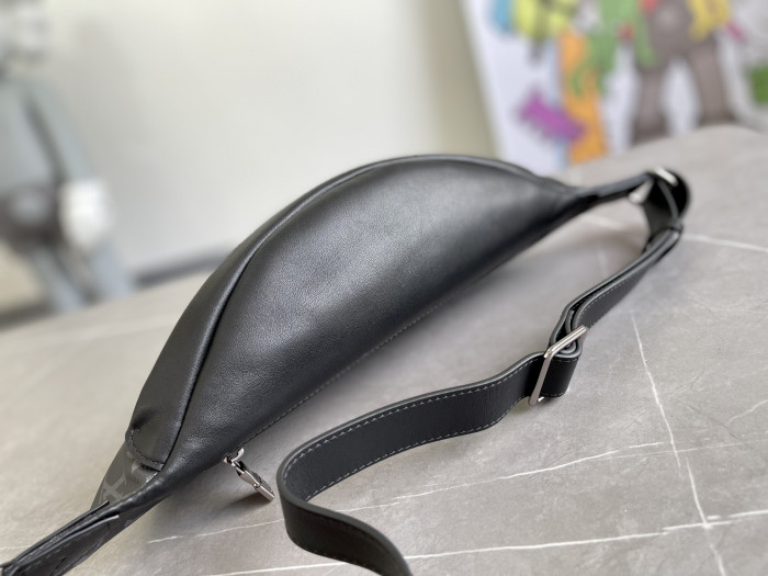 L*V FANNY PACK