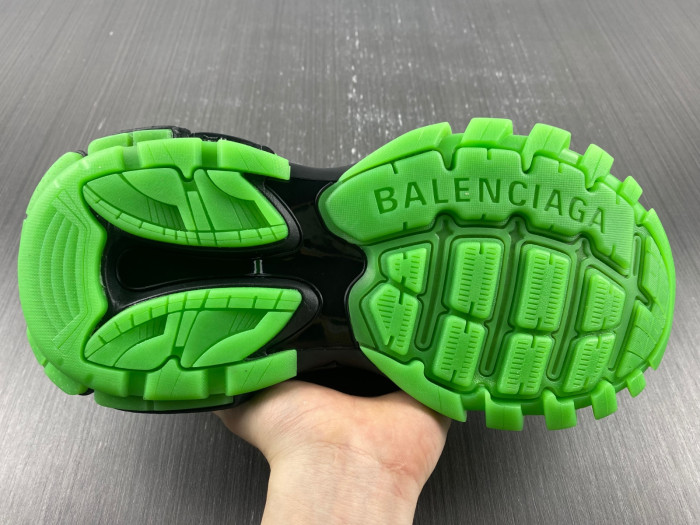 Ba*len*cia*ga track trainer