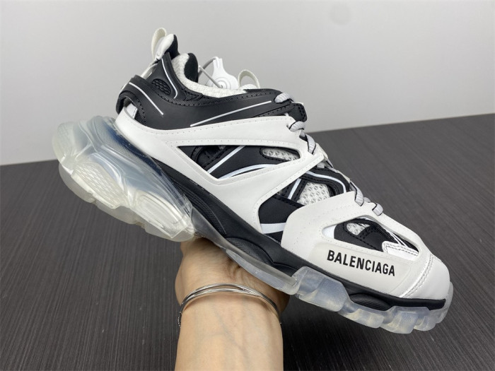 Ba*len*cia*ga track trainer