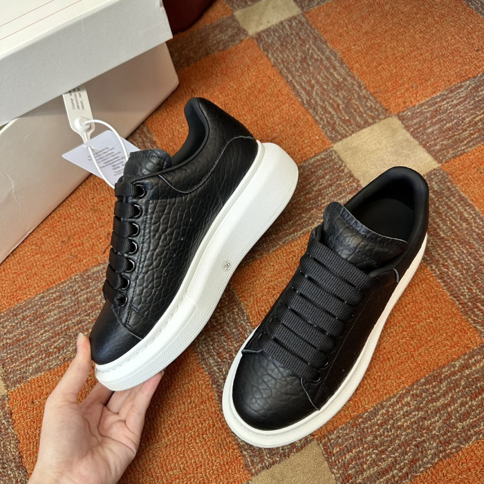 A1exa*der Mcqv*en Sneaker