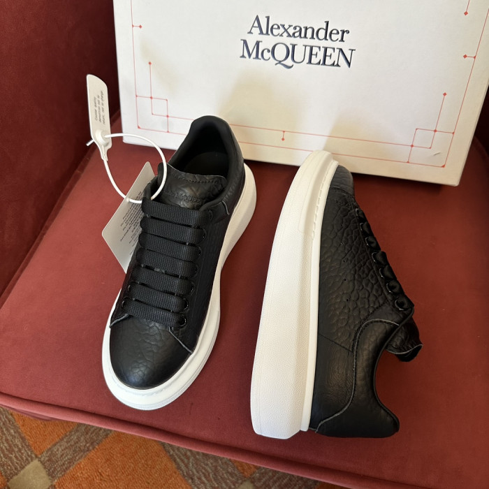 A1exa*der Mcqv*en Sneaker