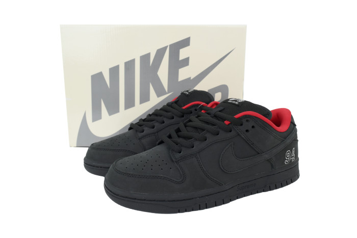 The Powerpuff Girls x Nike SB Dunk Low Black HQ8487-001