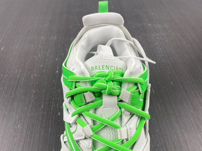 Ba*len*cia*ga track trainer