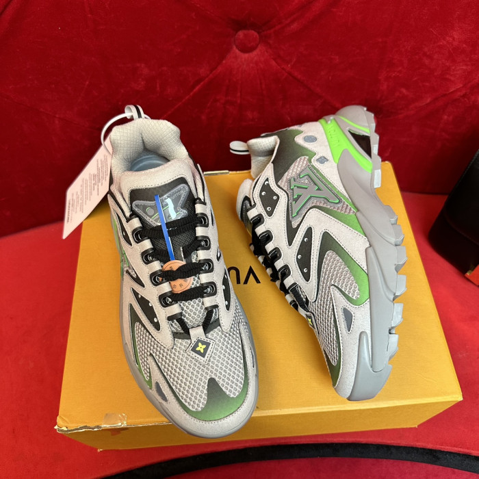 L*V SNEAKERS