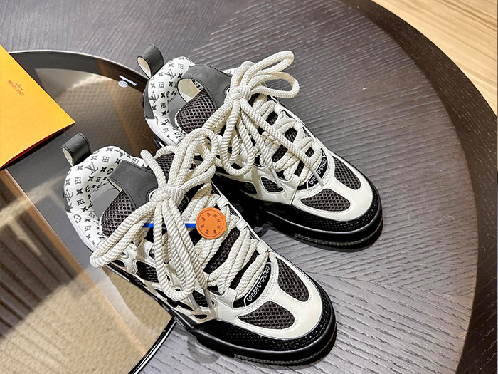 l**is V*t*n skate trainer