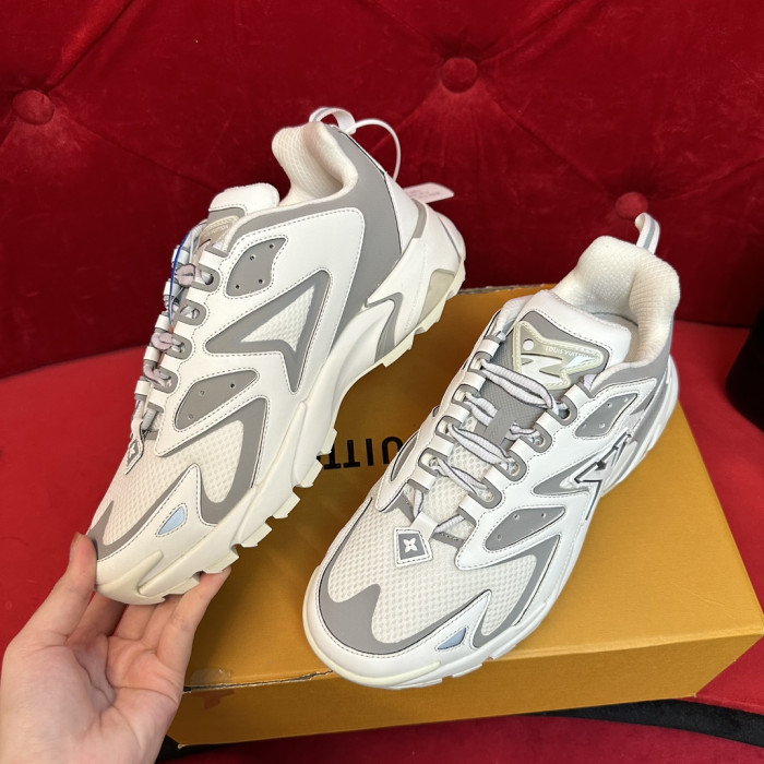 L*V SNEAKERS