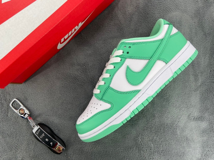 Nike Dunk Low Green Glow (W) - DD1503-105