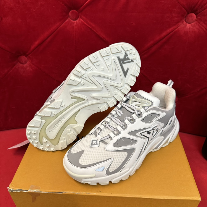 L*V SNEAKERS