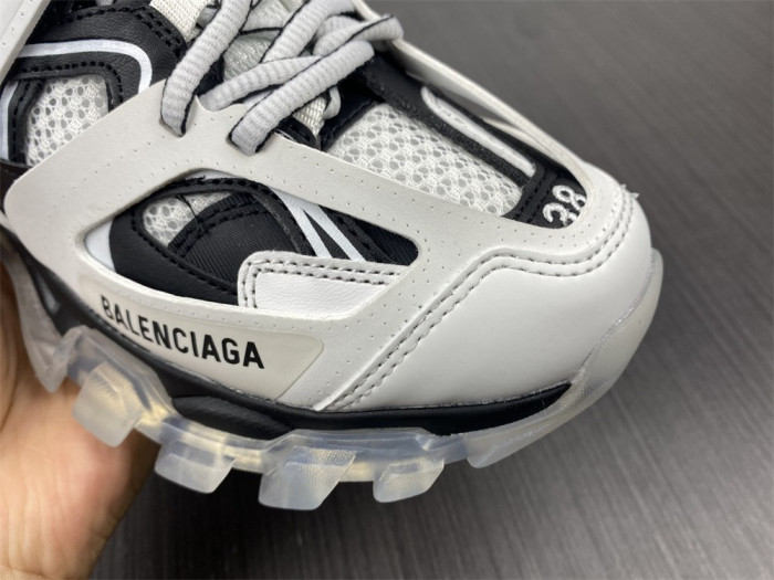 Ba*len*cia*ga track trainer