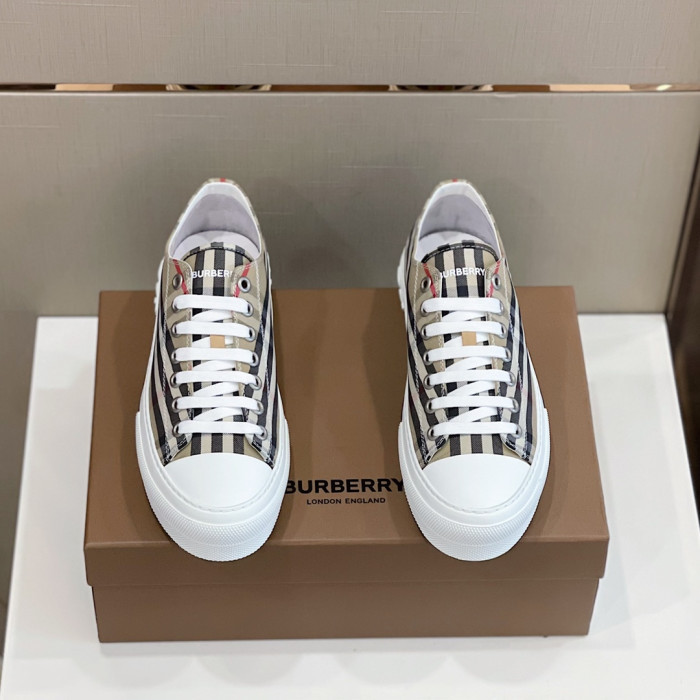 B**rry shoes