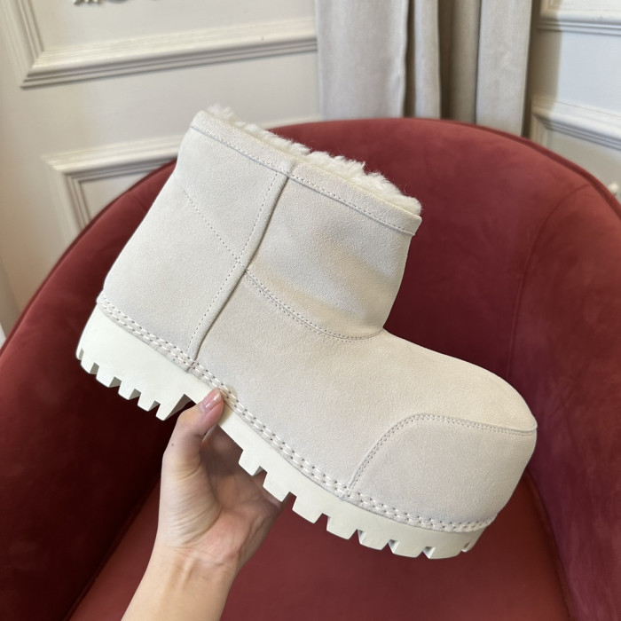 Ba*len*cia*ga boots
