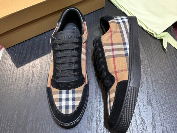 B**rry shoes