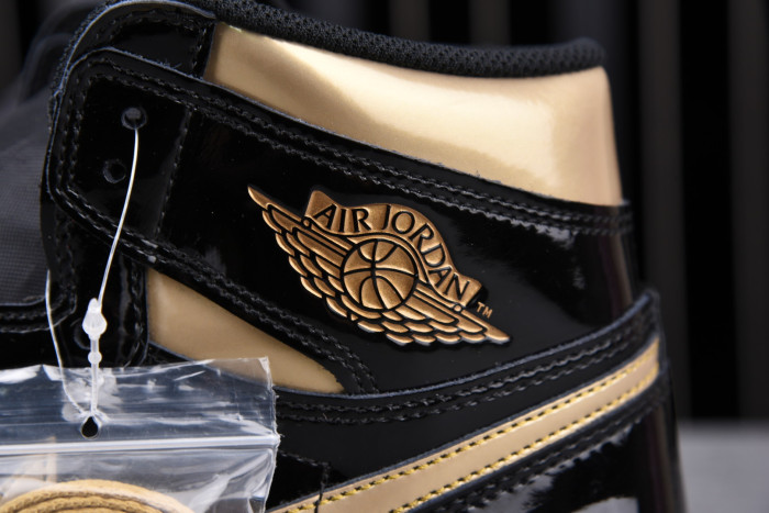 Jordan 1 Retro High Black Metallic Gold (2020) 555088-032