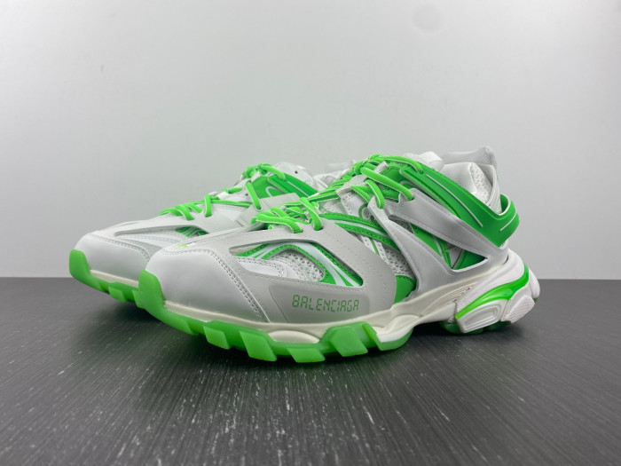 Ba*len*cia*ga track trainer