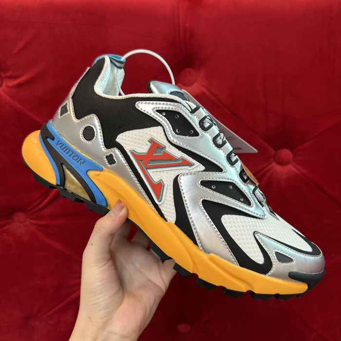 L*V SNEAKERS