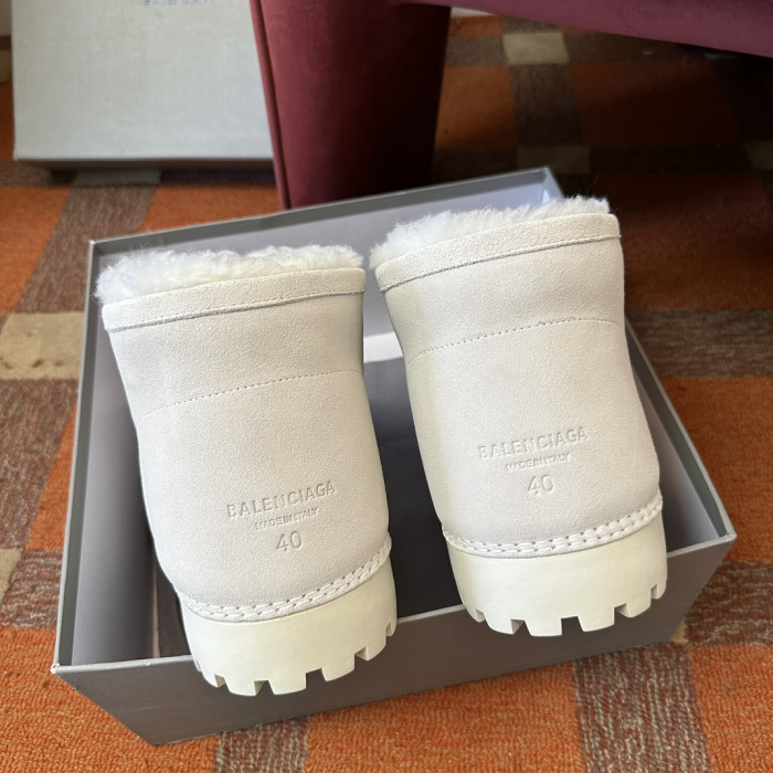 Ba*len*cia*ga boots