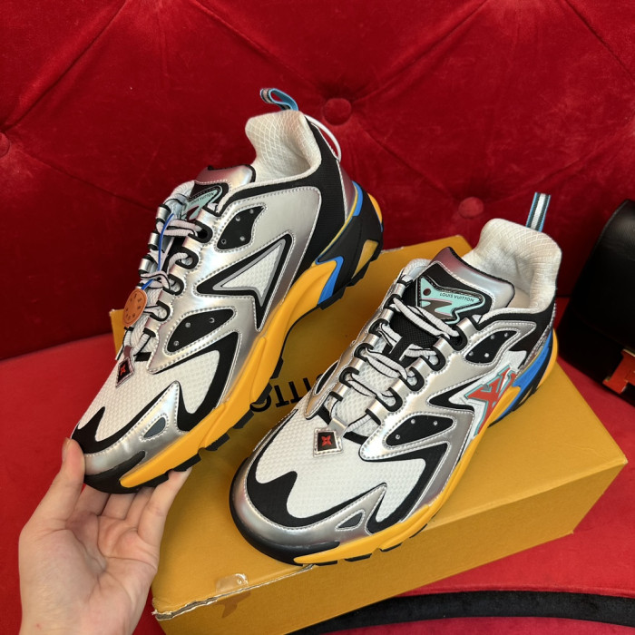 L*V SNEAKERS