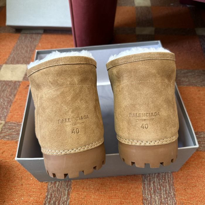 Ba*len*cia*ga boots