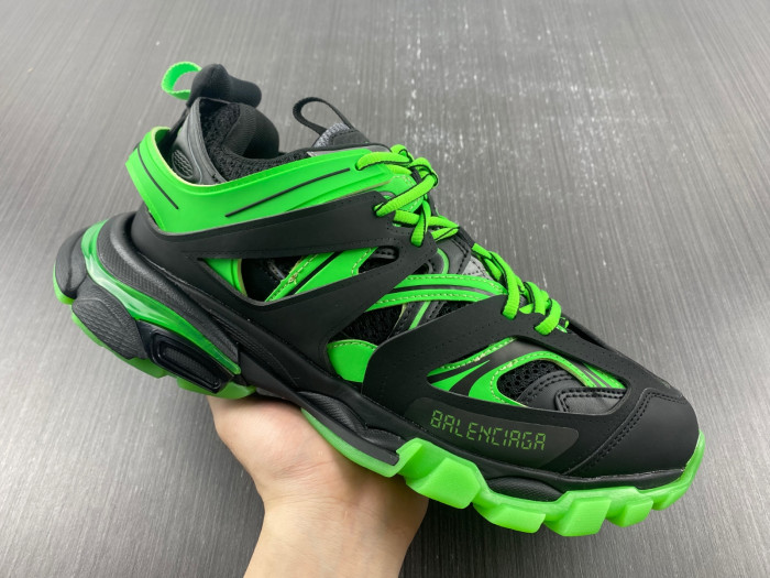 Ba*len*cia*ga track trainer