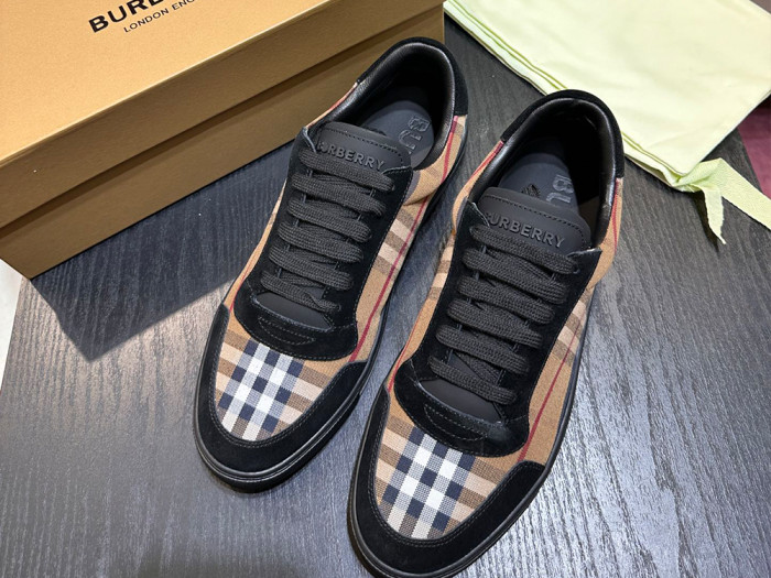 B**rry shoes
