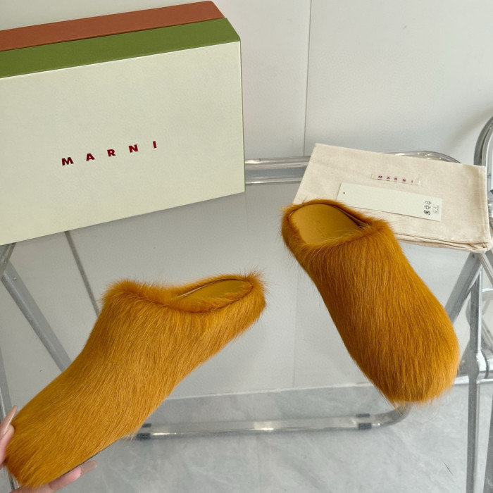 Ma*n1 FUSSBET SABOT CALF-HAIR SLIPPERS