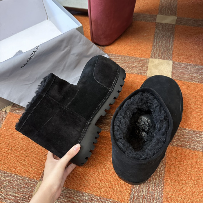 Ba*len*cia*ga boots