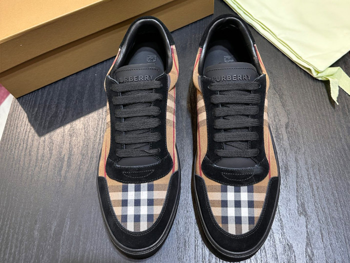 B**rry shoes