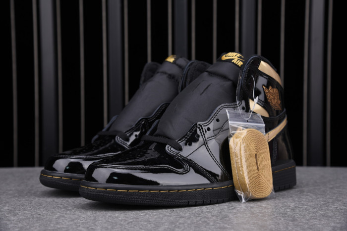 Jordan 1 Retro High Black Metallic Gold (2020) 555088-032