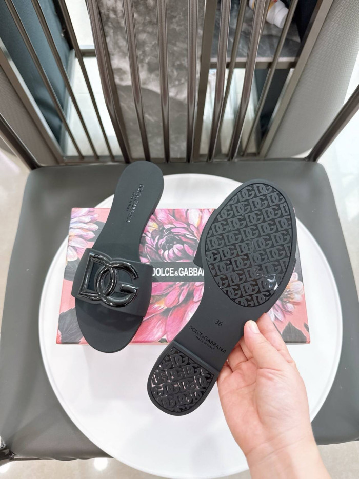 D01ce&Gab*a*a Bianca Interlock Slide Sandal