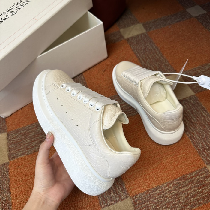 A1exa*der Mcqv*en Sneaker