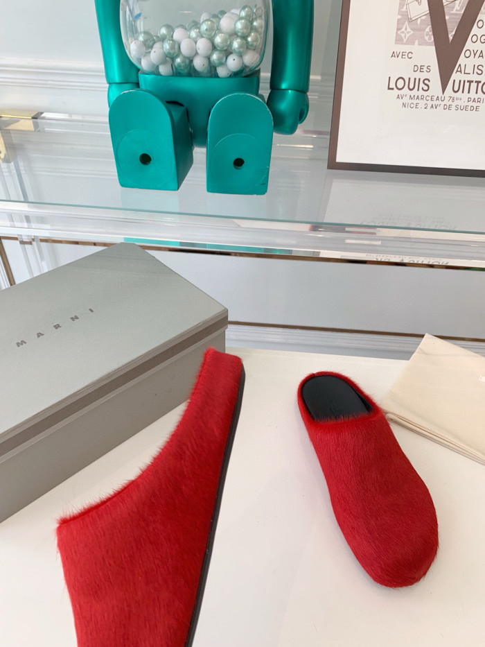 Ma*n1 FUSSBET SABOT CALF-HAIR SLIPPERS