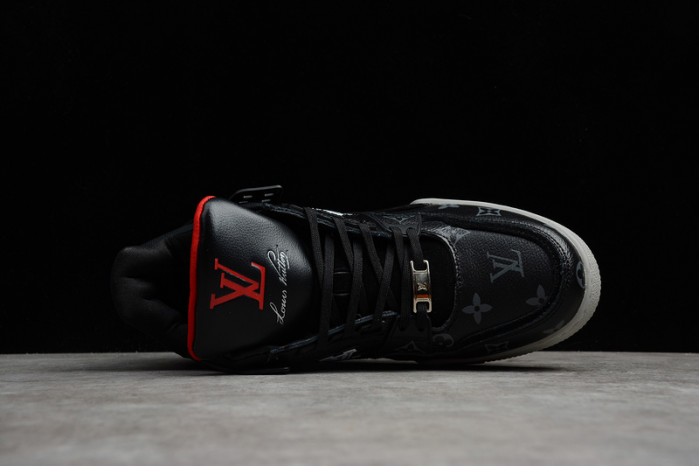 LOU VUIT SNEAKERS