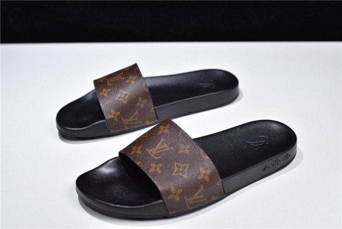 LO** VUI* SANDALS