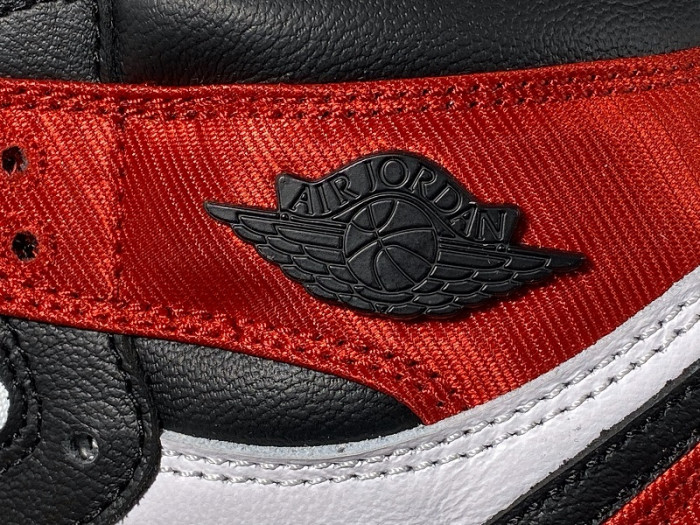 Jordan 1 Retro High Satin Black Toe (W) CD0461-016