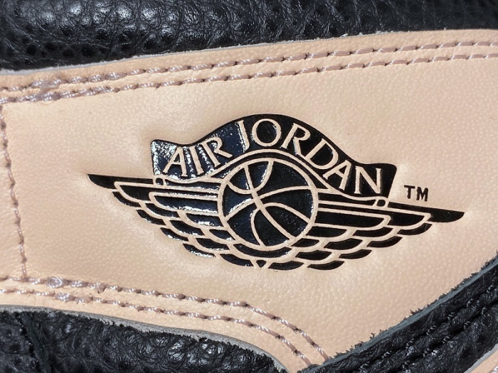 Jordan 1 Retro High Black Crimson Tint 555088-081