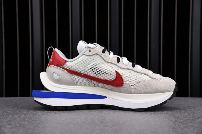 Nike Vaporwaffle sacai Sport Fuchsia Game Royal CV1363-100