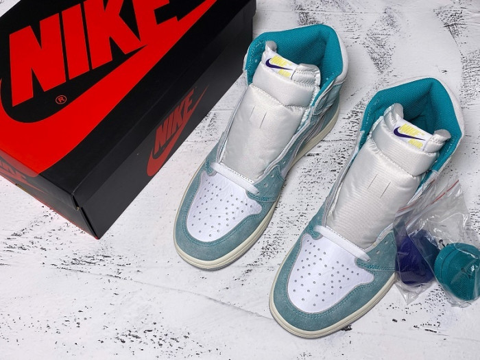 AIR JORDAN 1 RETRO HIGH OG 