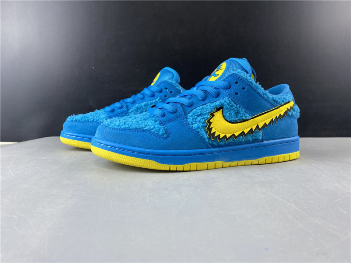 GRATEFUL DEAD X NIKE SB DUNK LOW “BLUE BEAR” CJ5378-400