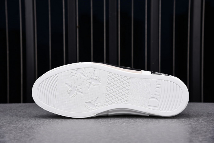 DR B23 LOW-TOP SNEAKERS 0120