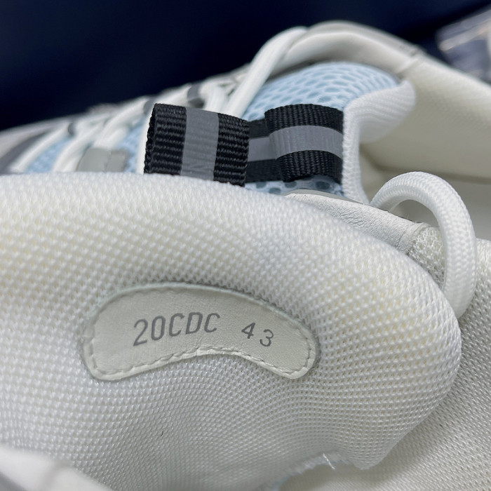 DR B22 SNEAKERS