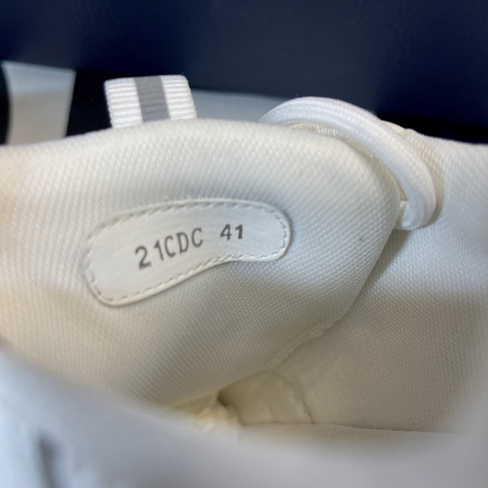 DR B22 SNEAKERS